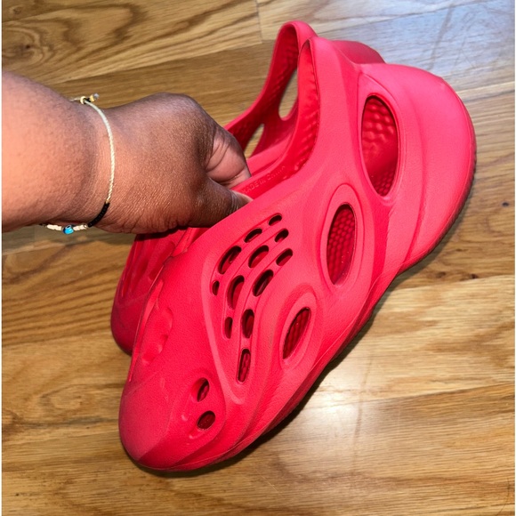 Yeezy foam runner vermilion, size 9Men, 10Women, AUTHENTIC ‼️ - Picture 1 of 7